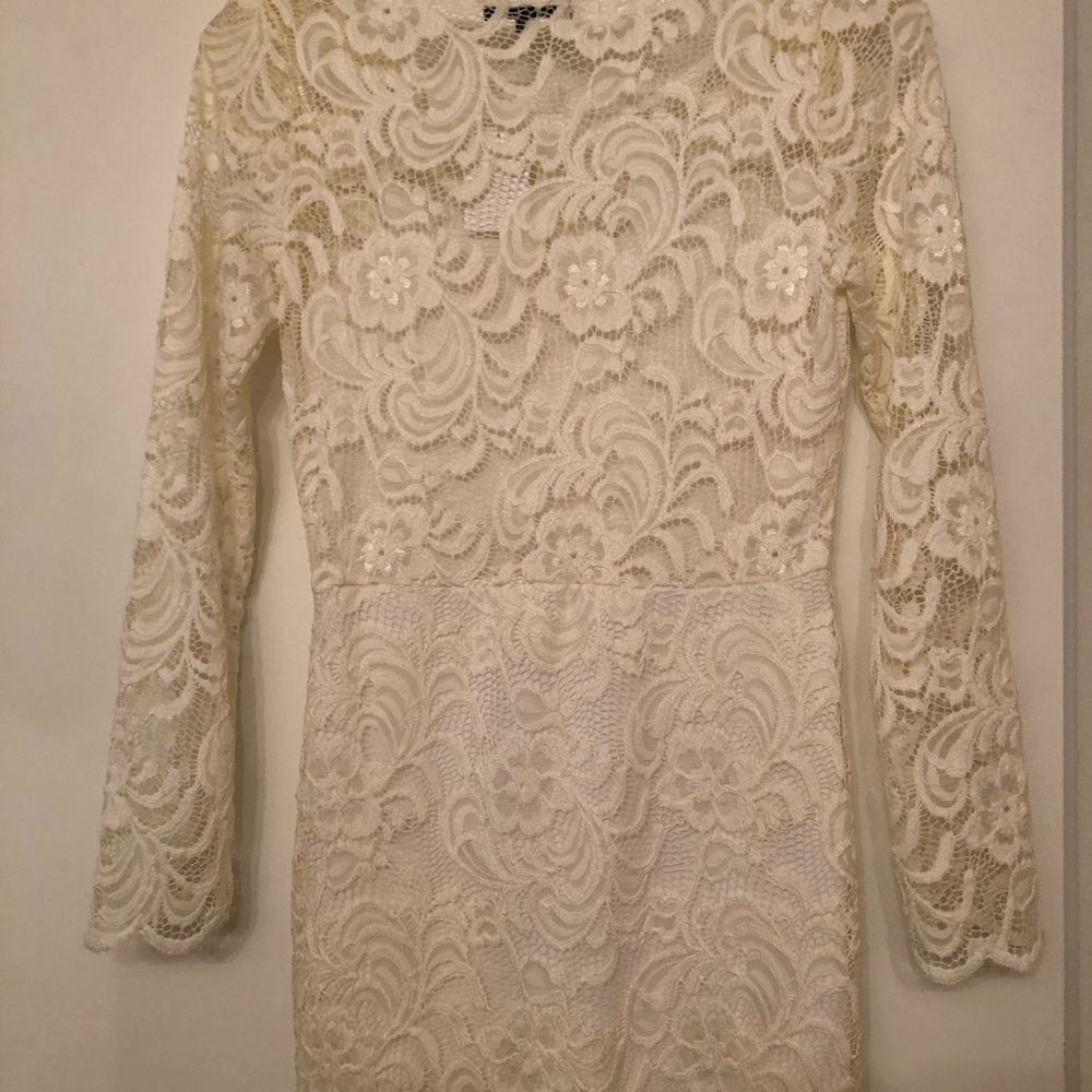 Women’s dress color white bodycon  size medium - Picture 9 of 12